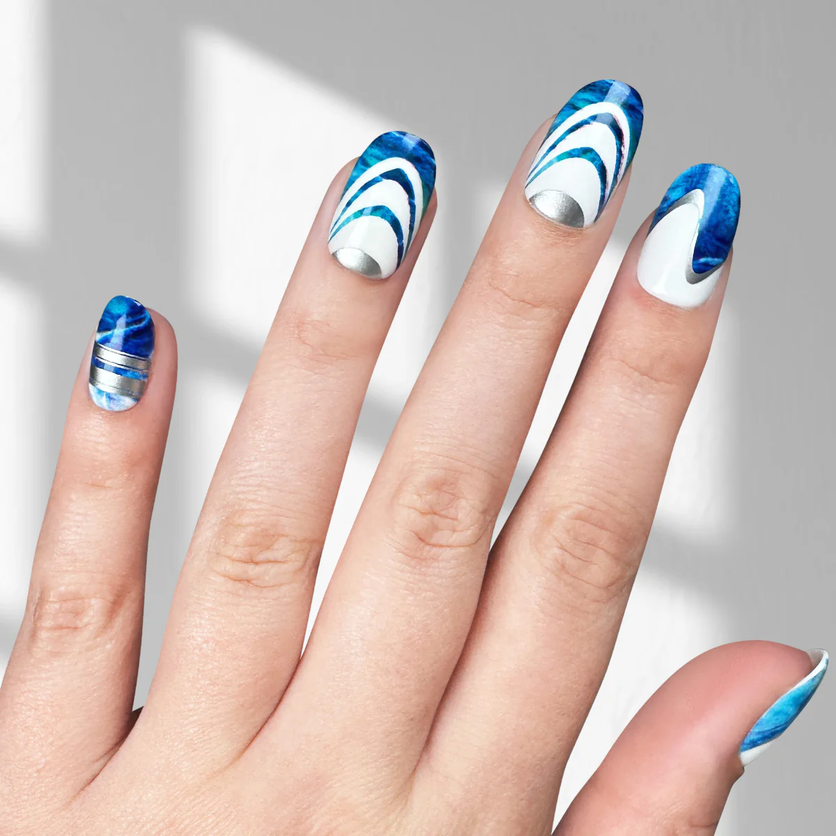 Ocean Glint - Oval Sustainable Nails